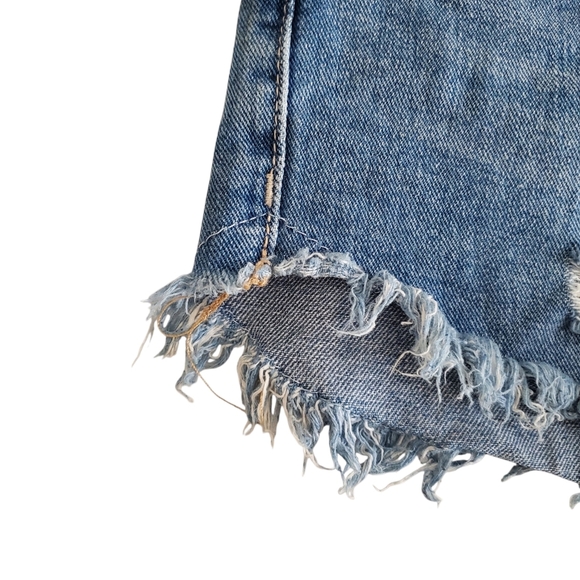 Free People Dolphin Ripped Denim True Blue Jean Shorts 29 Distressed Festival - Picture 6 of 15
